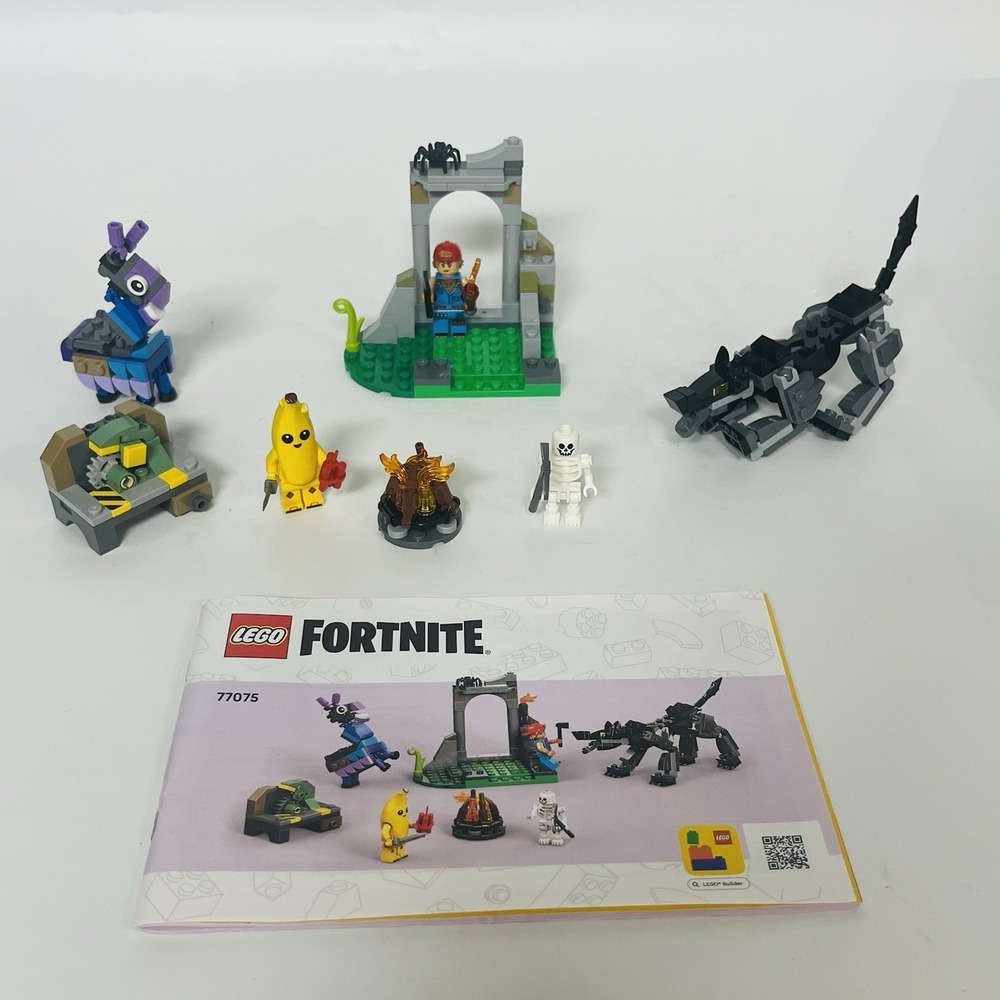 LEGO Fortnite 77075 Peely & Sparkplug's Campset Pre-owned 3 Figurines W/MANUAL - Picture 1 of 3
